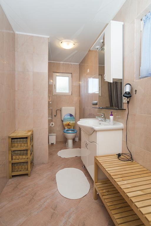 Apartments & Rooms Buoni Amici Murine Quarto foto