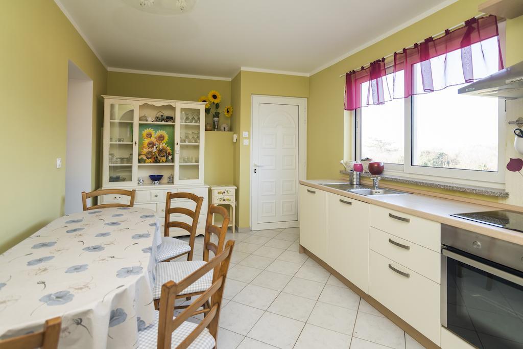 Apartments & Rooms Buoni Amici Murine Quarto foto