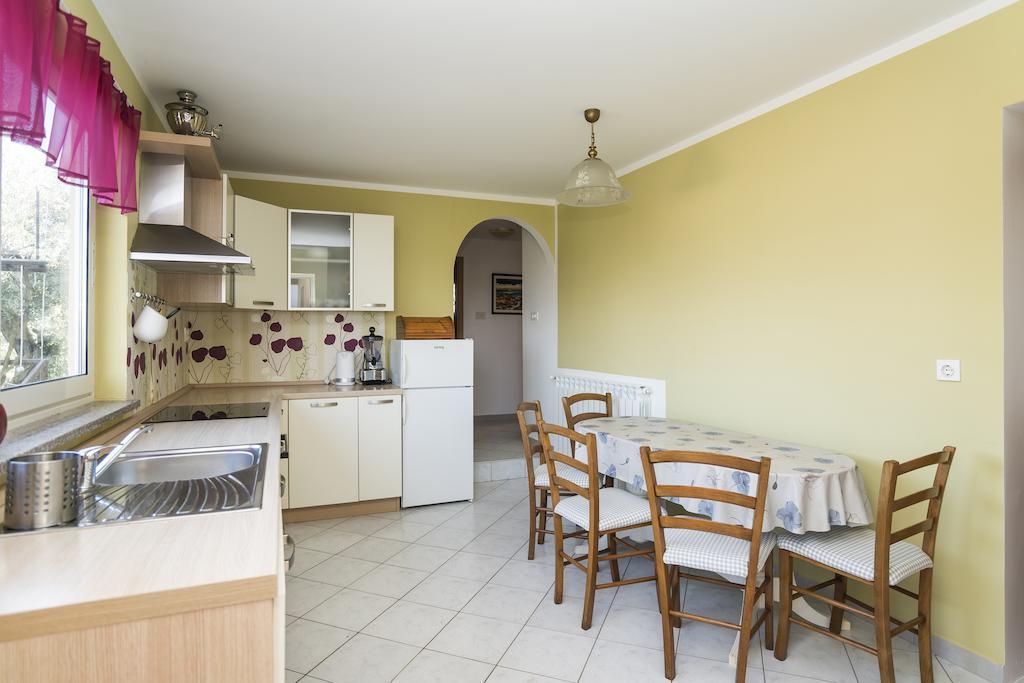 Apartments & Rooms Buoni Amici Murine Quarto foto