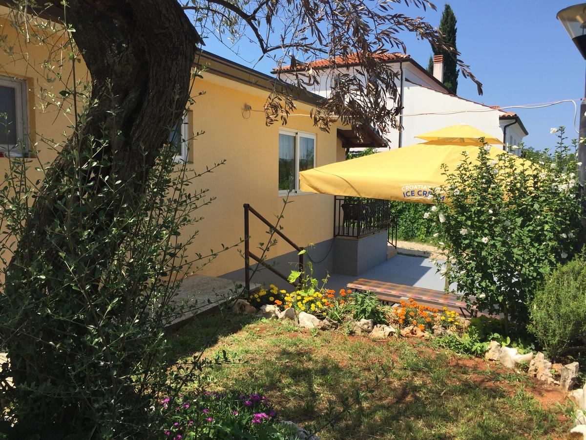 Apartments & Rooms Buoni Amici Murine Exterior foto